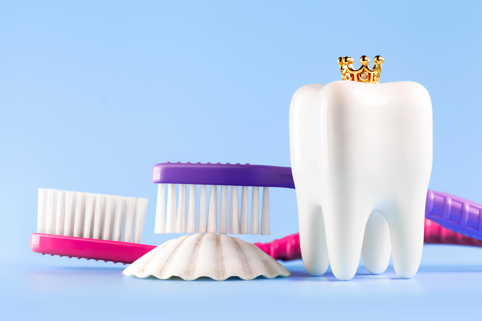 crowns in Greenville SC and toothbrushes in the background